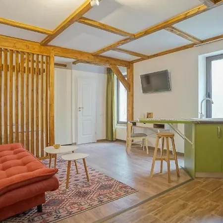 Old Town Refuge Apartment *